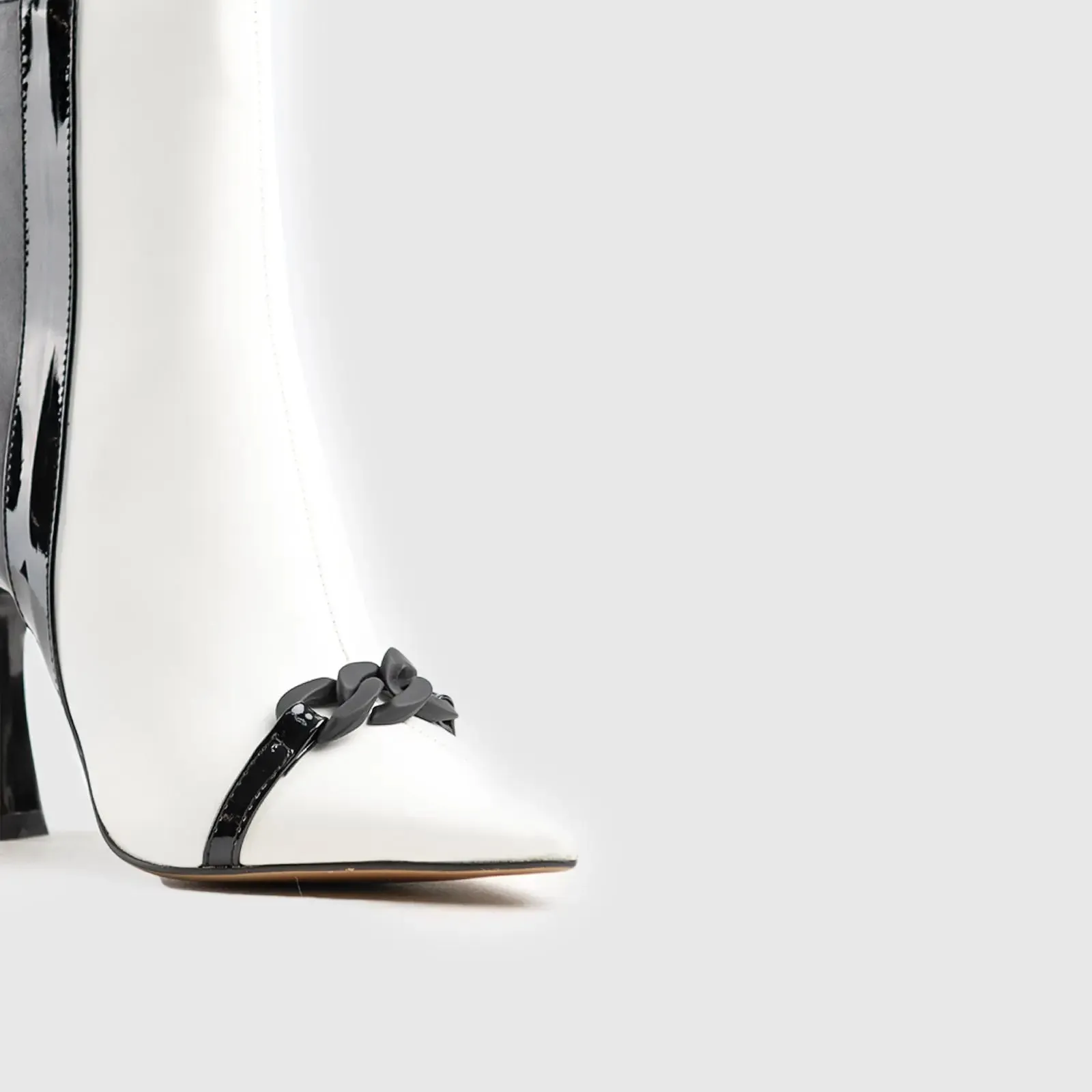 Dress Ankle Boots Black/White Car019