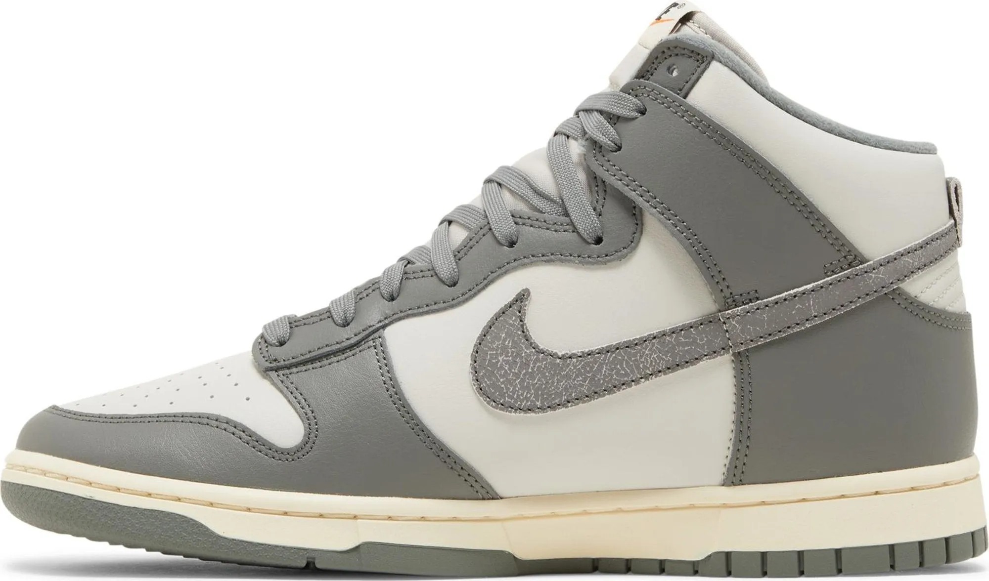 Dunk High Retro SE 'Light Bone'
