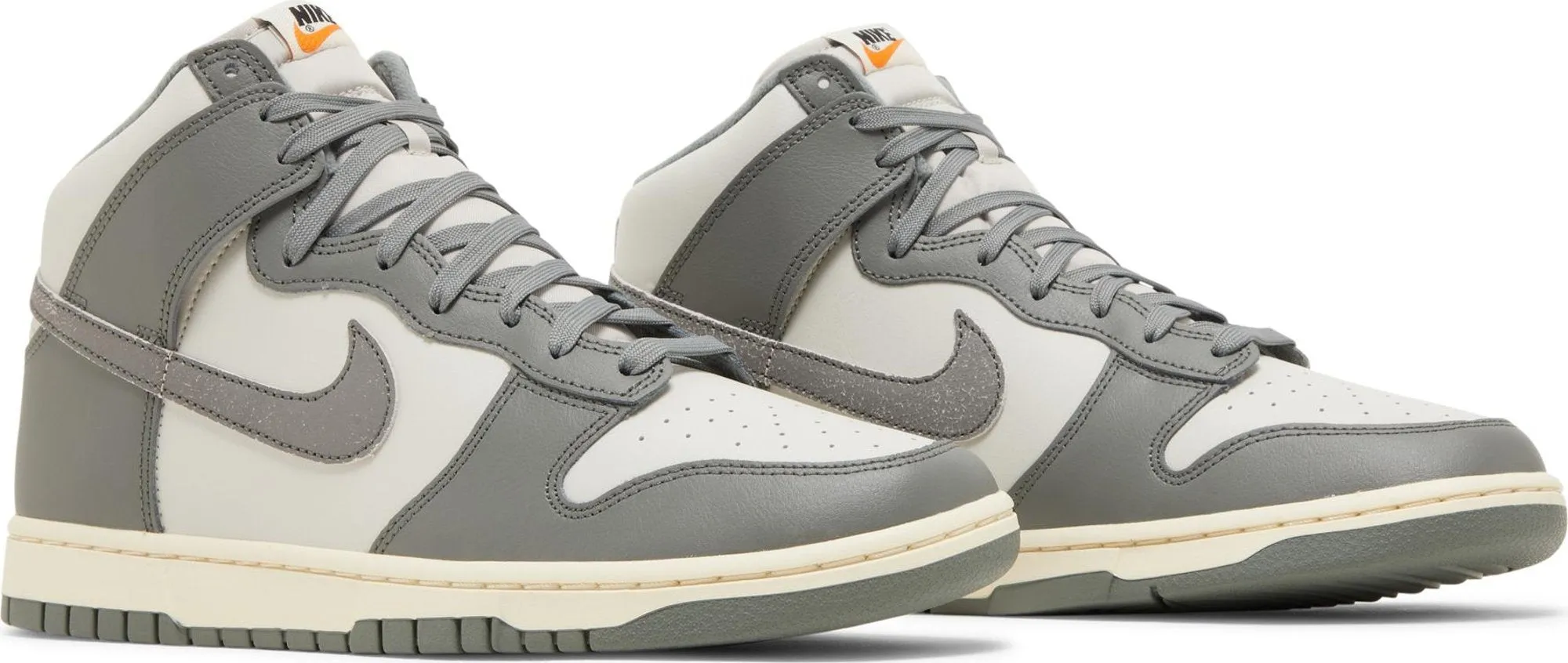 Dunk High Retro SE 'Light Bone'