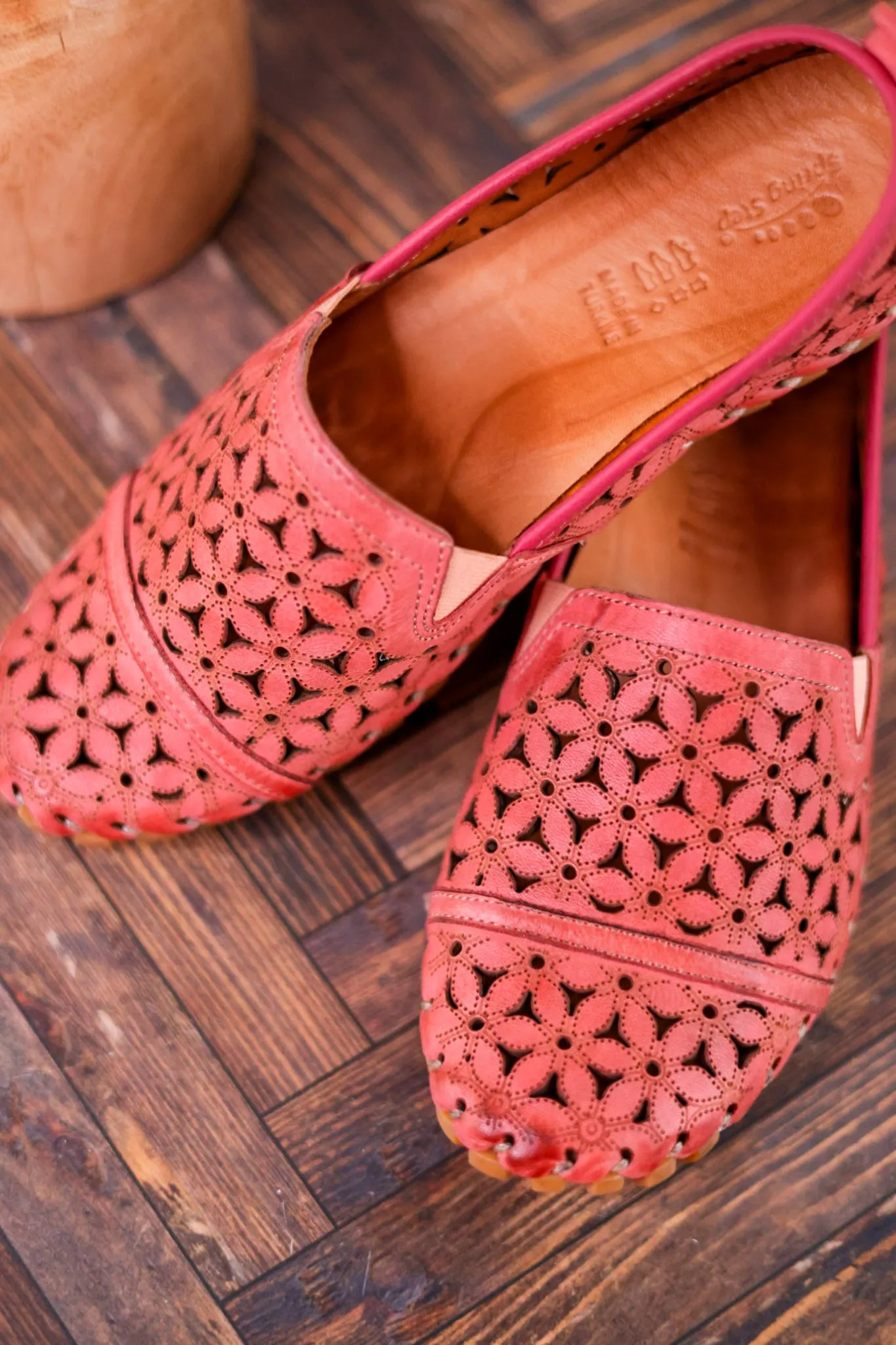 Flowerflow Classic Salmon Loafers