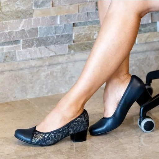 NENA women dark blue heel  pumps