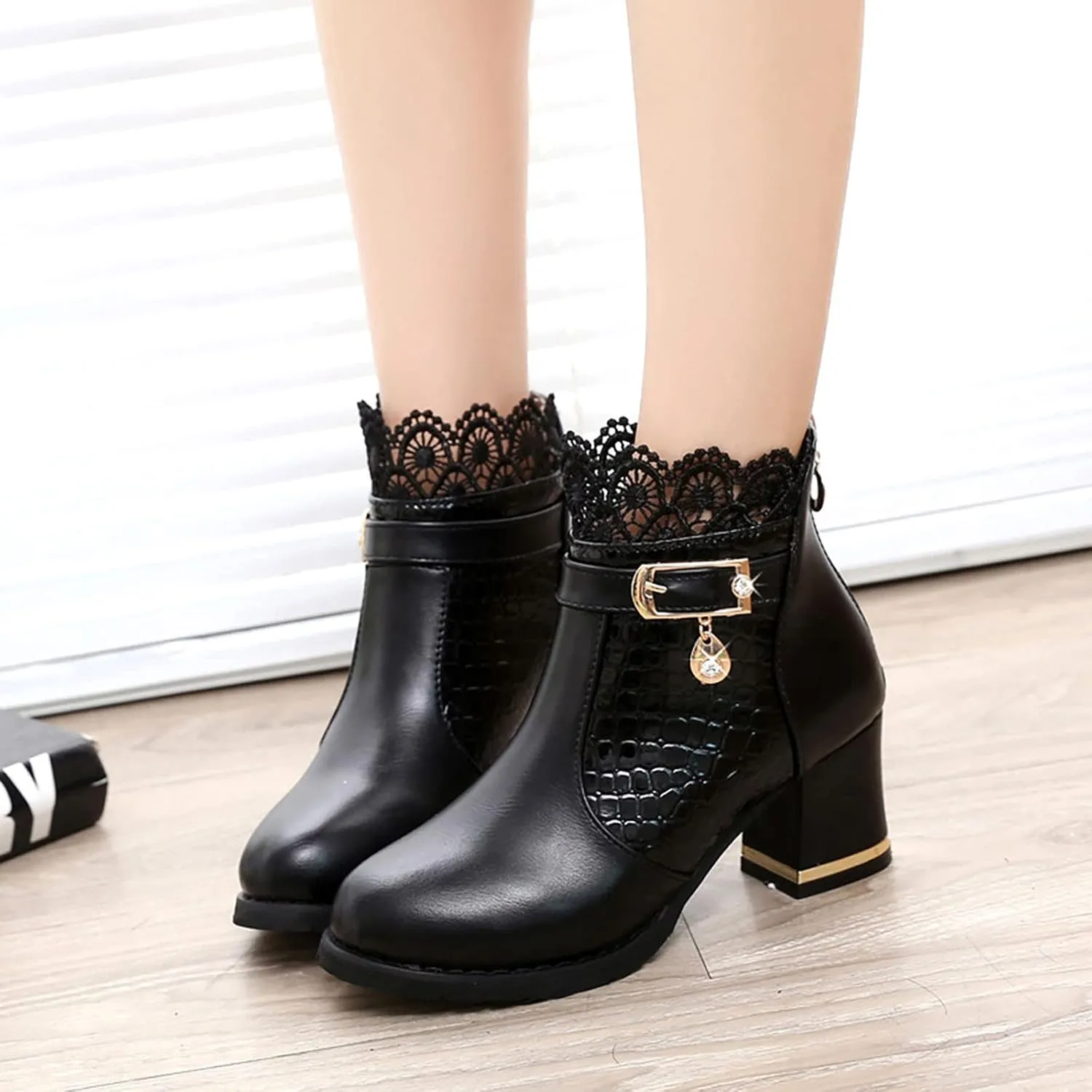 Womens Boots Exquisite Leather Side Zipper Elegant Lace Boots for Women Vintage Round Toe Durable Sole Boots